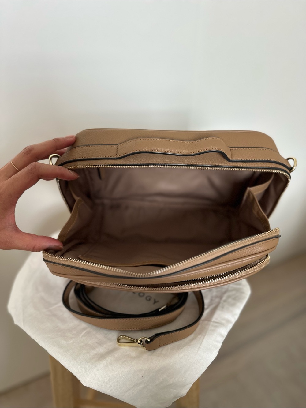 Leatherology Meadow Large Satchel Bag in Camel with additional strap included! - Picture 10 of 16